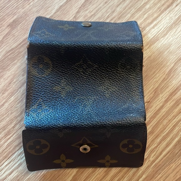 Louis Vuitton 6 key holder - Picture 6 of 8